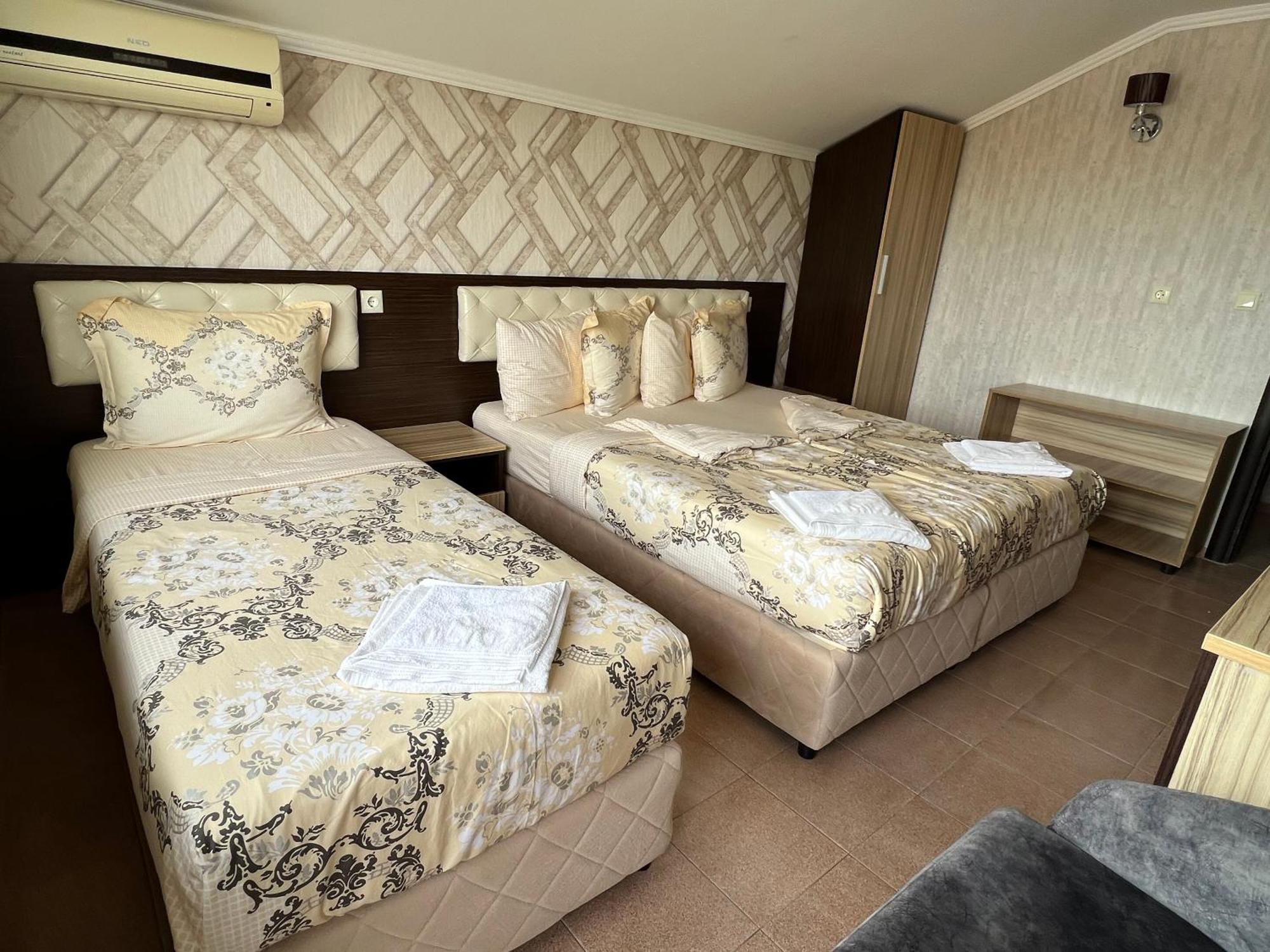 Hotel Lazur Kiten  Zewnętrze zdjęcie