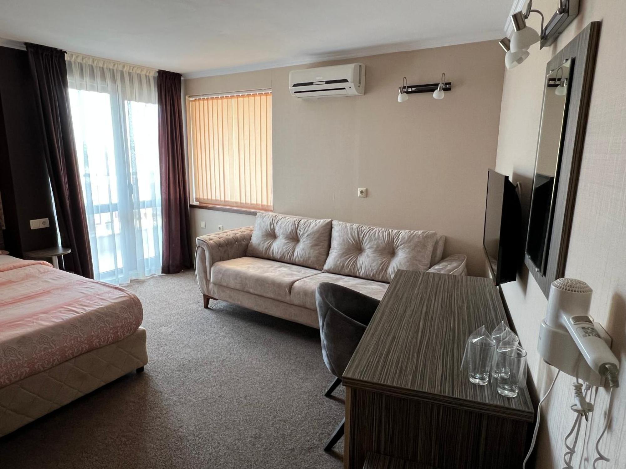 Hotel Lazur Kiten  Zewnętrze zdjęcie